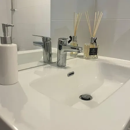 Appartamento Seemingly Spacious Modern & Bright Chic Parigi